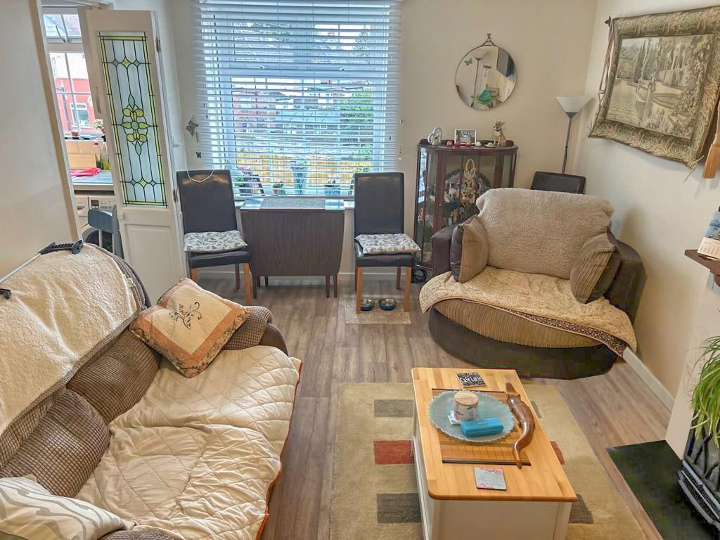 Property photo 2 of 11 Living / Dining Room: