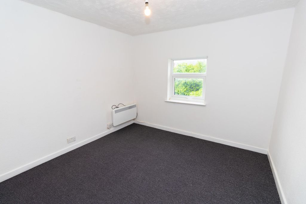 Property photo 3 of 6 Img_3623