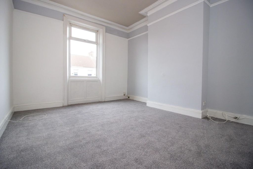 Property photo 2 of 7 Living Room
