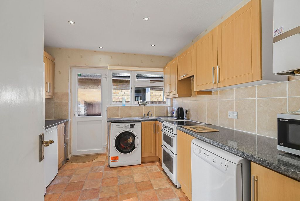 Property photo 3 of 26