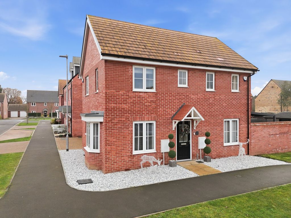 Property photo 1 of 17 Detached House