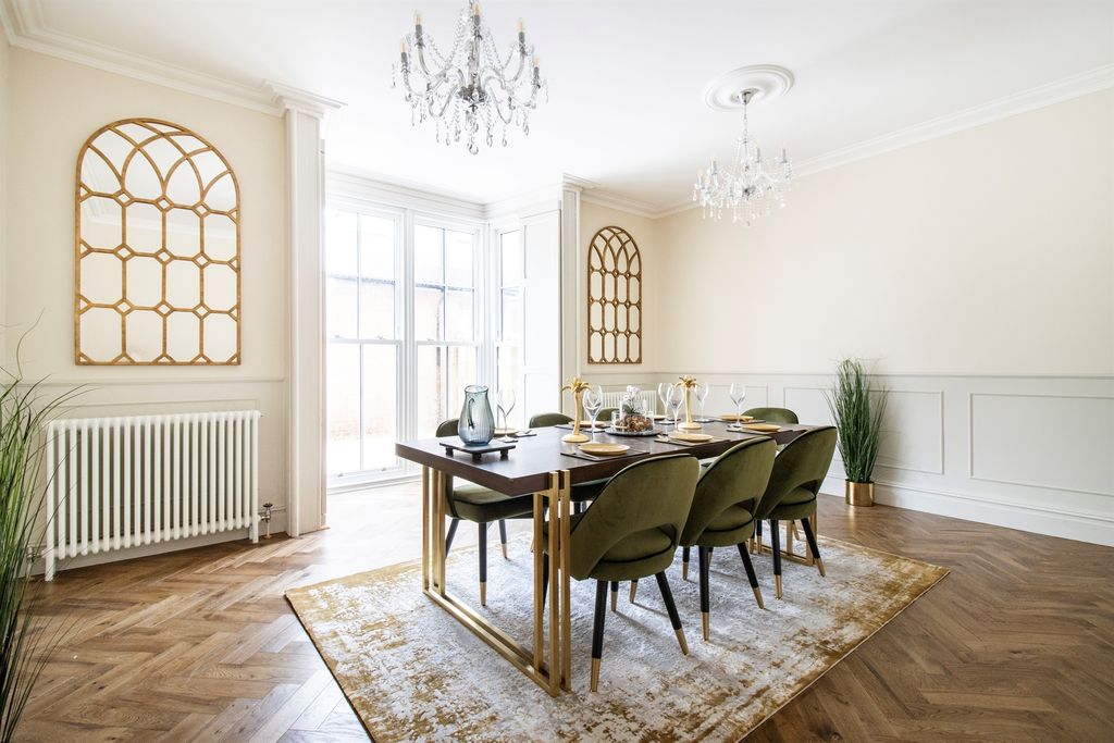 Property photo 3 of 25