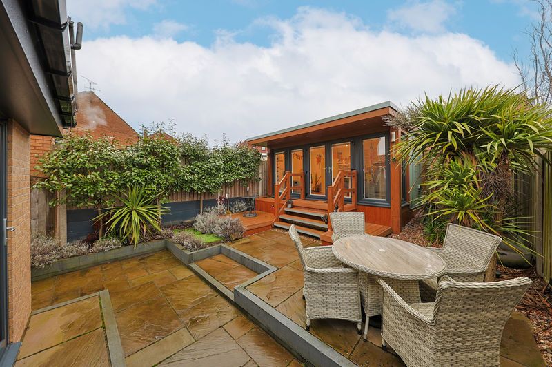 Property photo 2 of 26 Garden