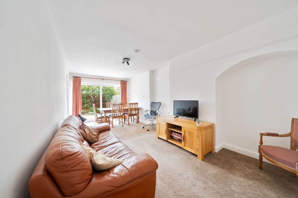 Property photo 3 of 17