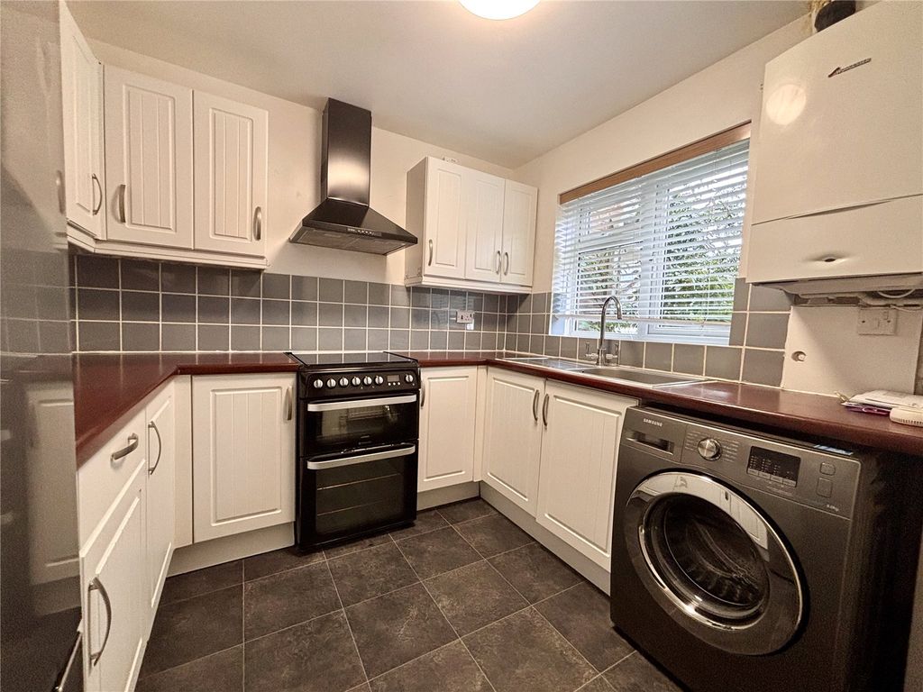 Property photo 2 of 19 Picture No. 23