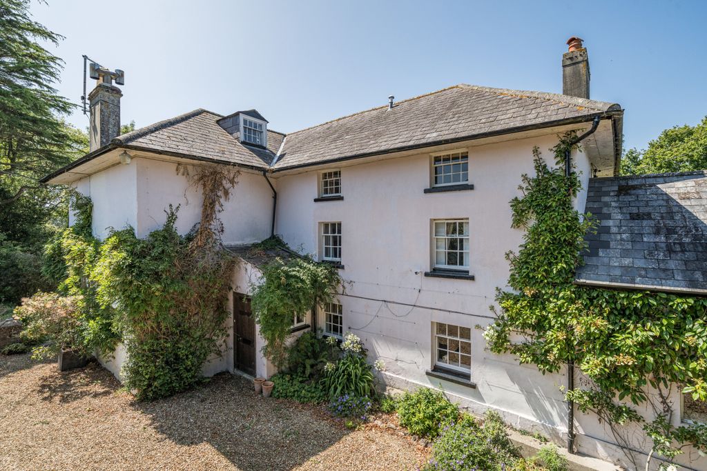 Property photo 3 of 15 Plenty House