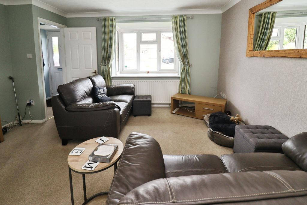Property photo 3 of 18