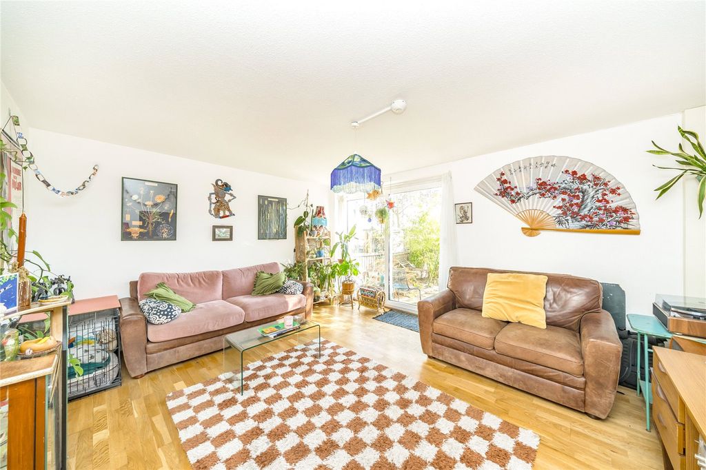 Property photo 1 of 6 Reception