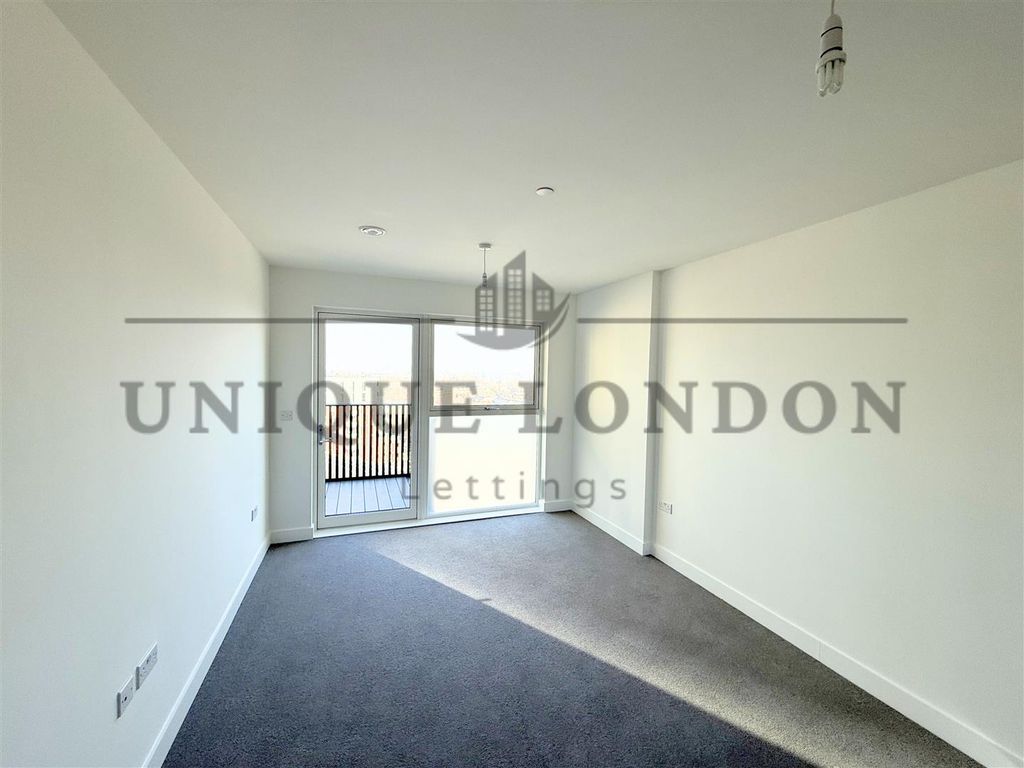 Property photo 3 of 11 485.Png