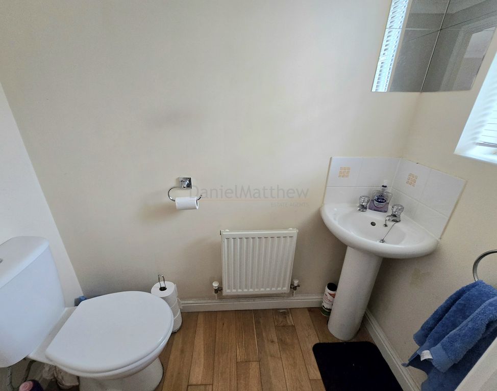 Property photo 3 of 20 Cloakroom-W.c