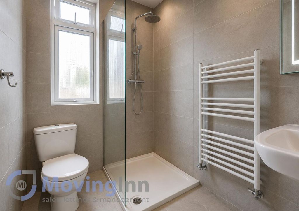 Property photo 2 of 9 Bathroom
