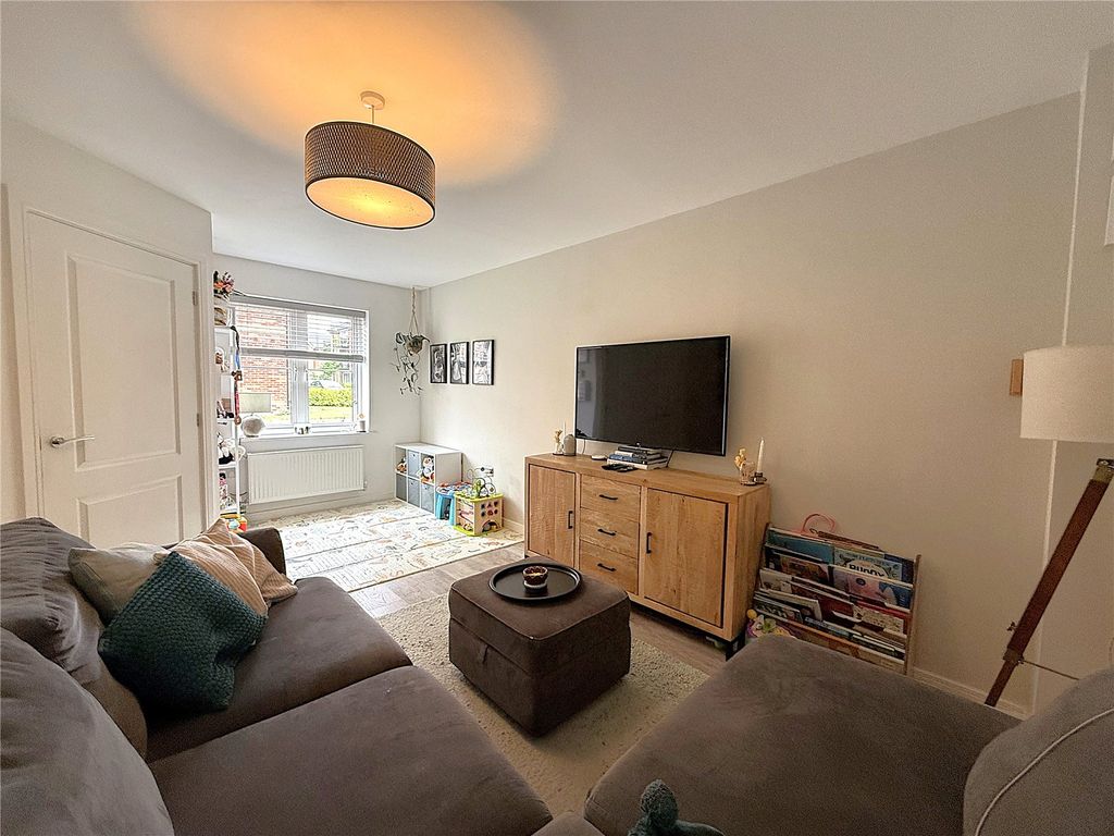 Property photo 2 of 15 Picture No. 04