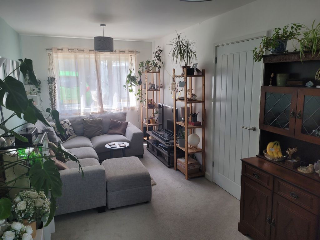 Property photo 3 of 12 5295462
