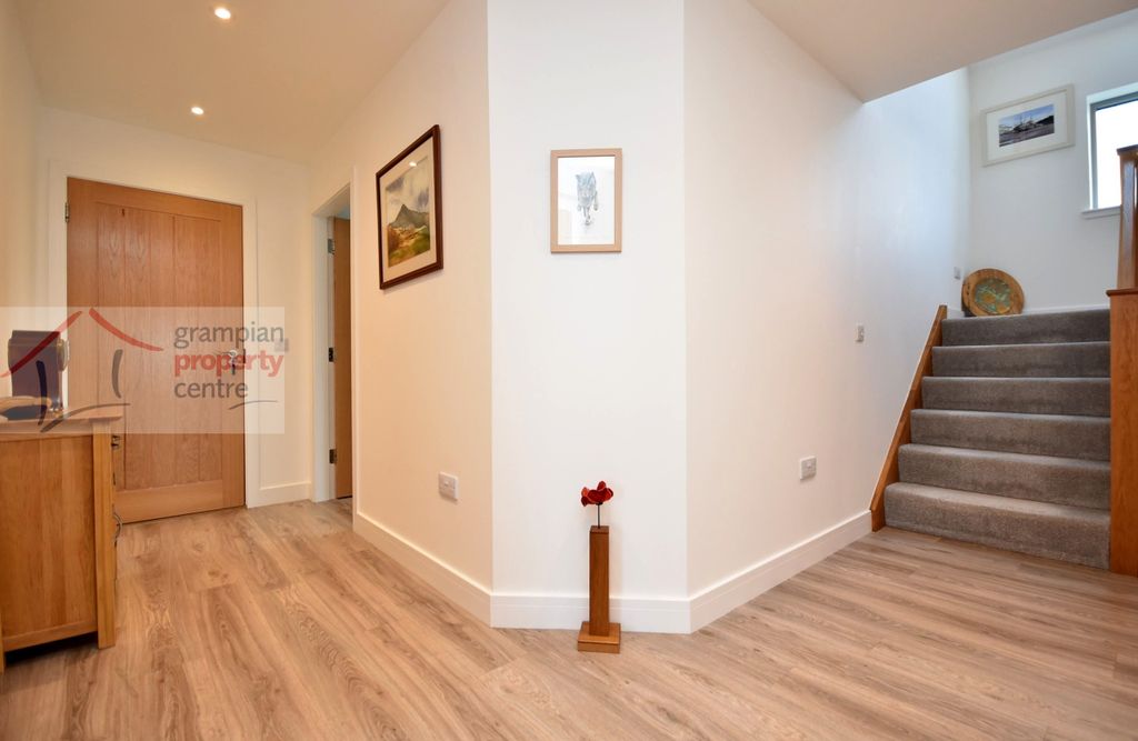 Property photo 3 of 34 Hallway .Jpg