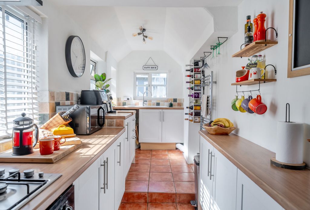 Property photo 2 of 18 1453492-16-6A156c...