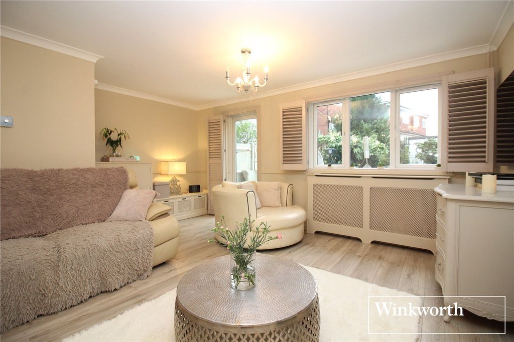 Property photo 3 of 15 Picture No. 12