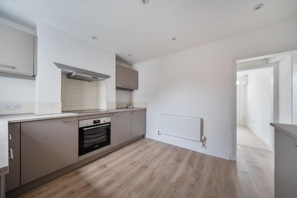 Property photo 3 of 17 1409878-15-6989Bc45d70ce.Jpg