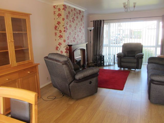 Property photo 3 of 10 Living Room