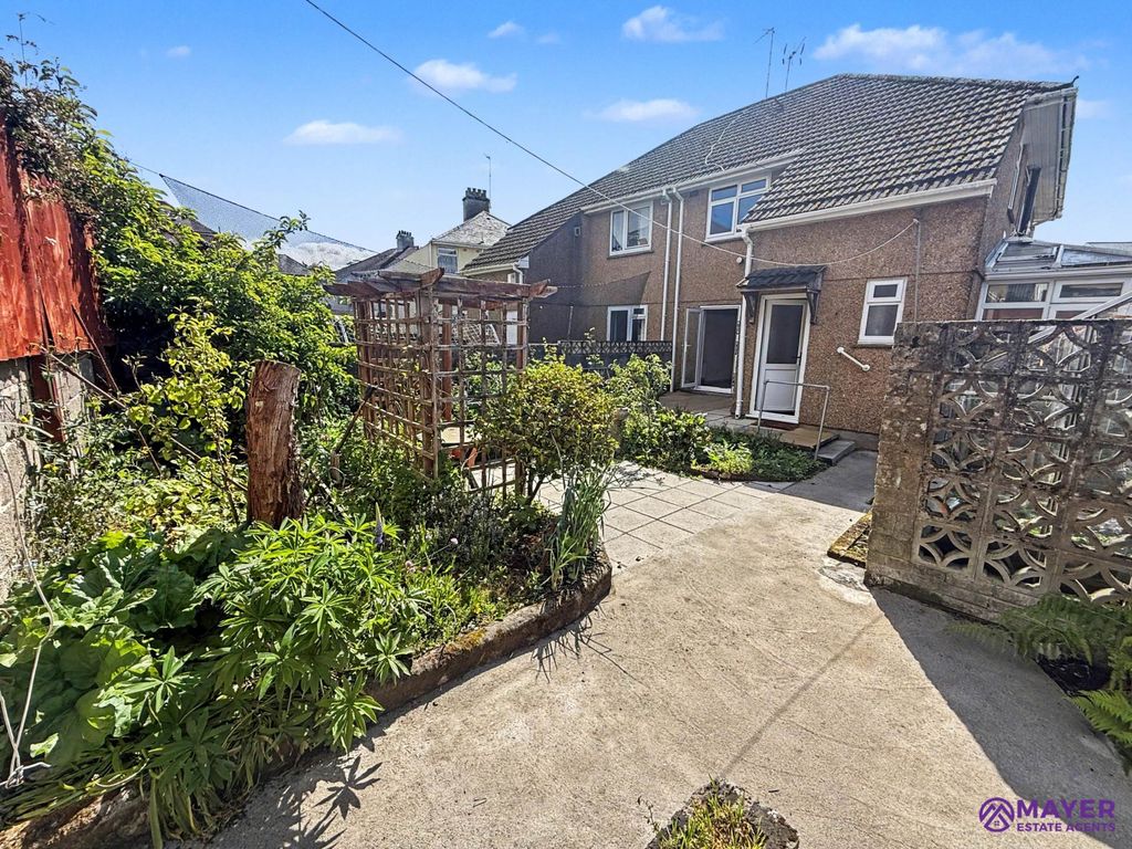 Property photo 2 of 16