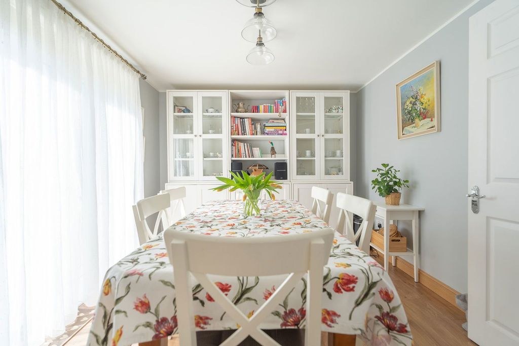 Property photo 3 of 25