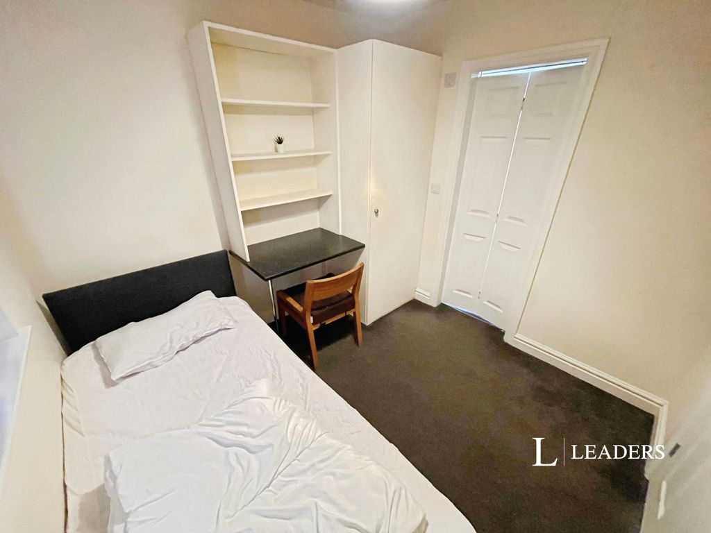 Property photo 2 of 8 Pbox-Img.Jpg