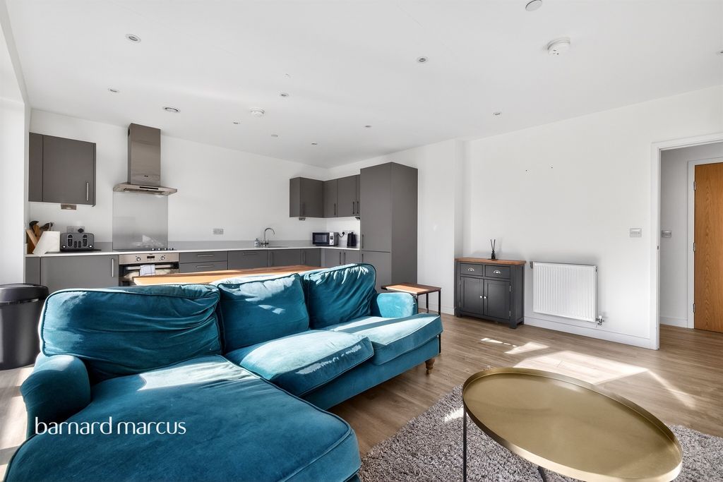 Property photo 3 of 11