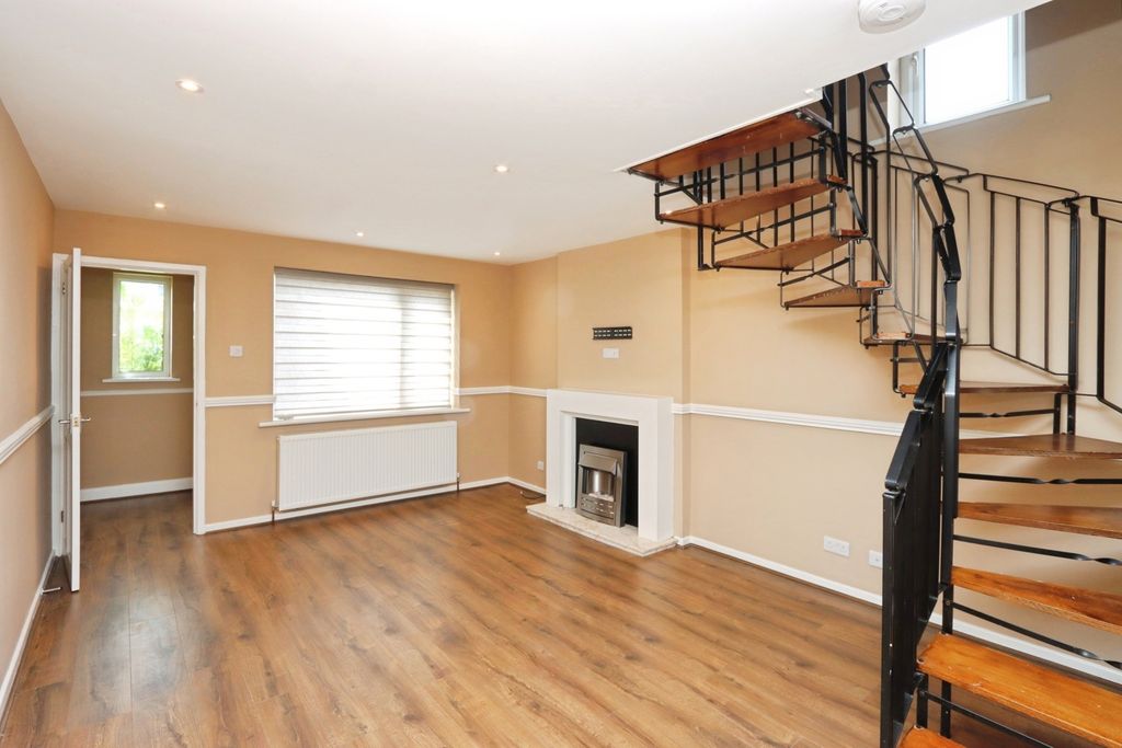 Property photo 3 of 17 Pbox-Img.Jpg