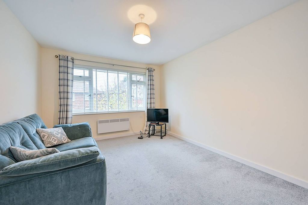 Property photo 3 of 10