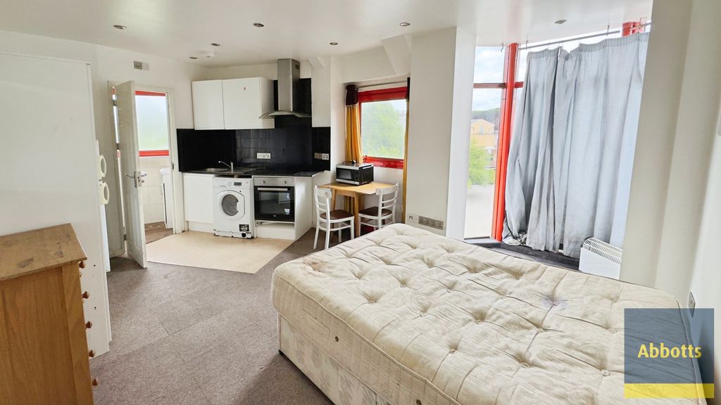 Property photo 2 of 3