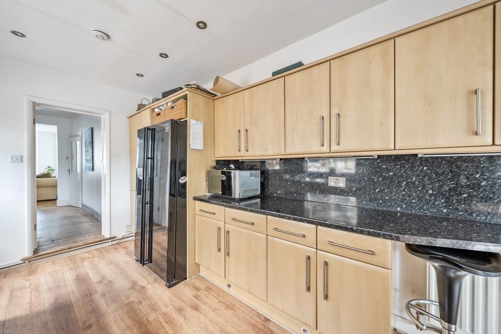 Property photo 3 of 20 Kitchen