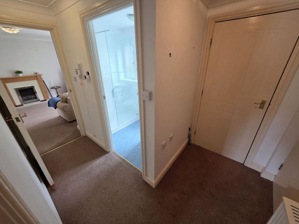 Additional image 5 of 1 bed property for salePriory Gardens, Abergavenny NP7