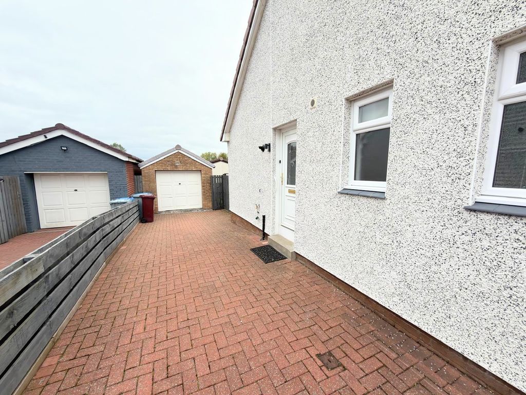 Property photo 2 of 21