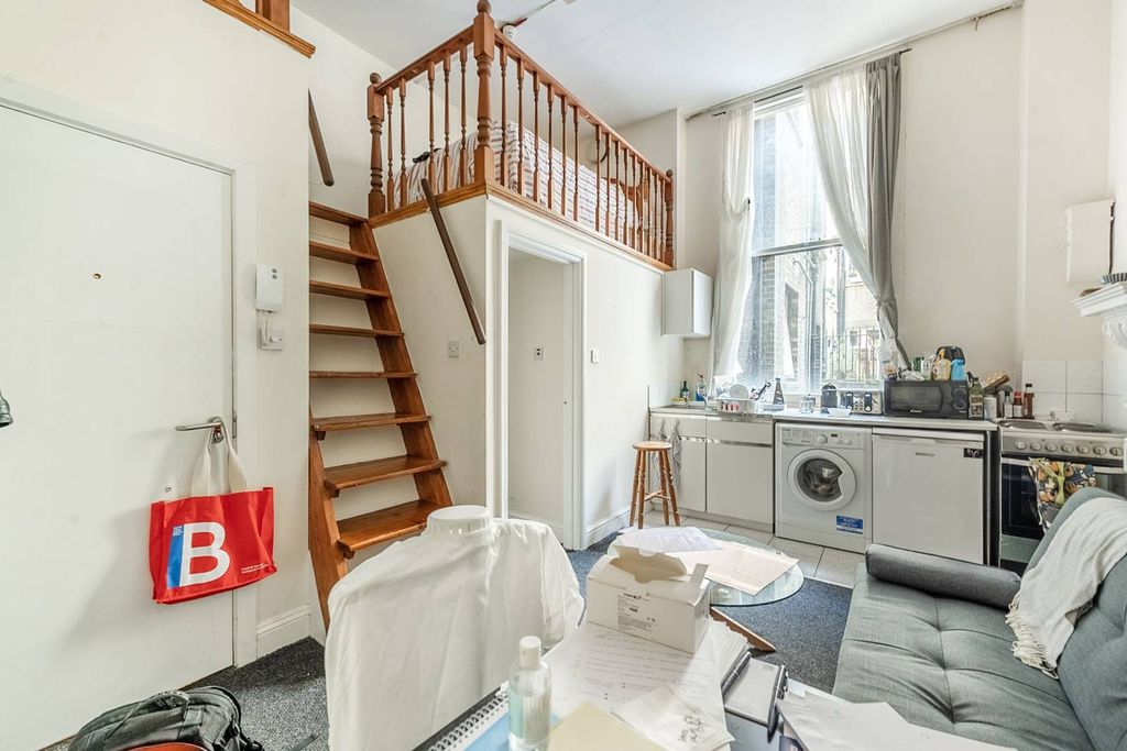 Property photo 1 of 3