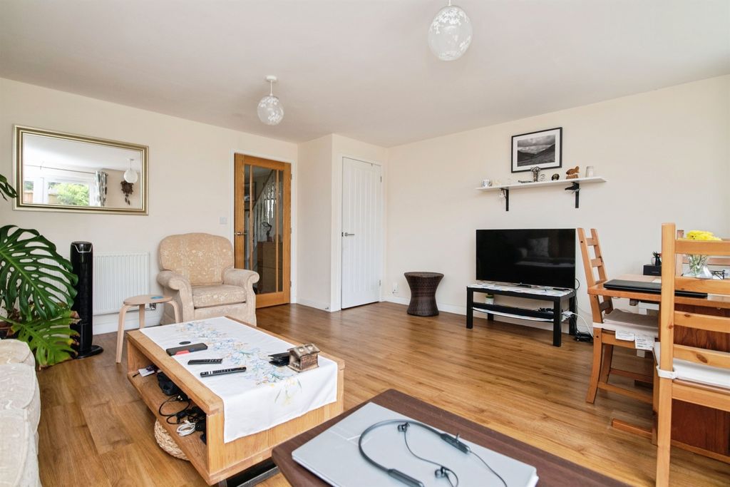 Property photo 3 of 19