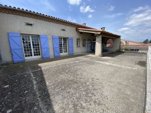 Property photo 2 of 11