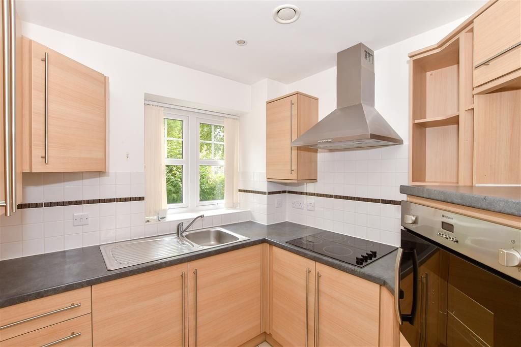 Property photo 3 of 9 Kitchen