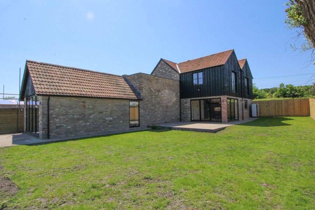 Property photo 2 of 35