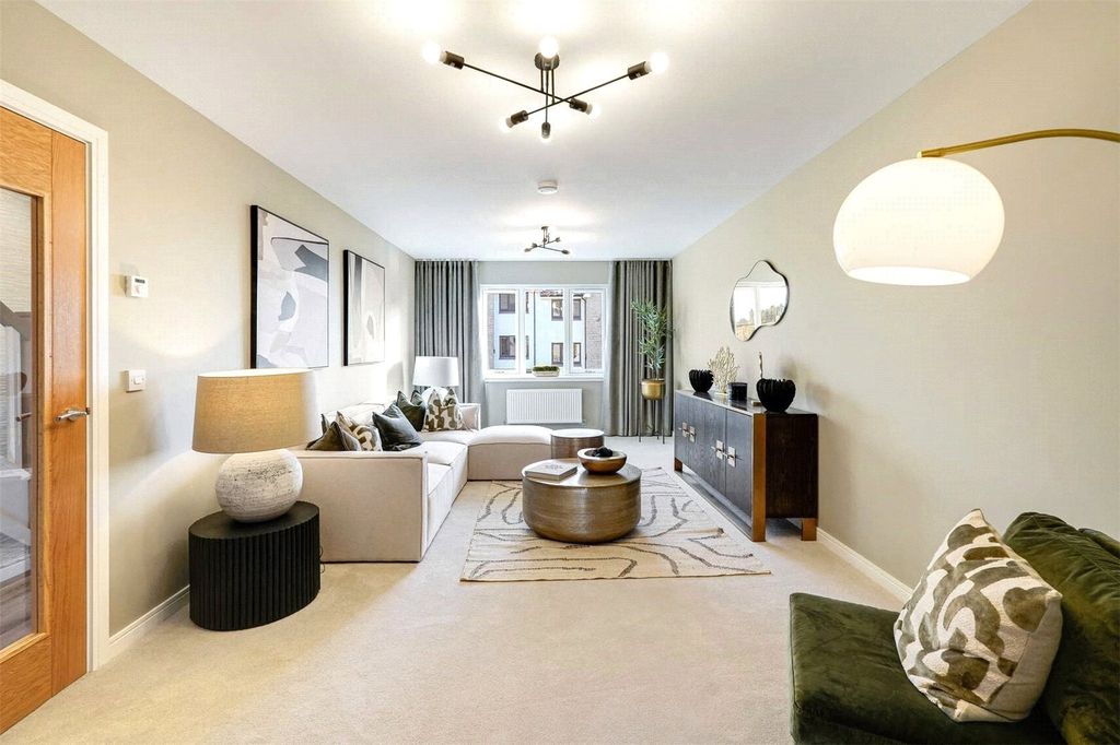Property photo 3 of 11 Lounge