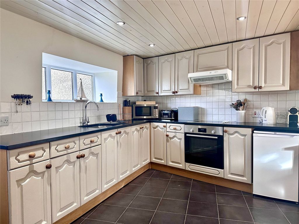 Property photo 2 of 15 Picture No. 16