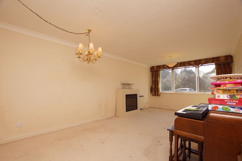 Property photo 2 of 13 Lounge