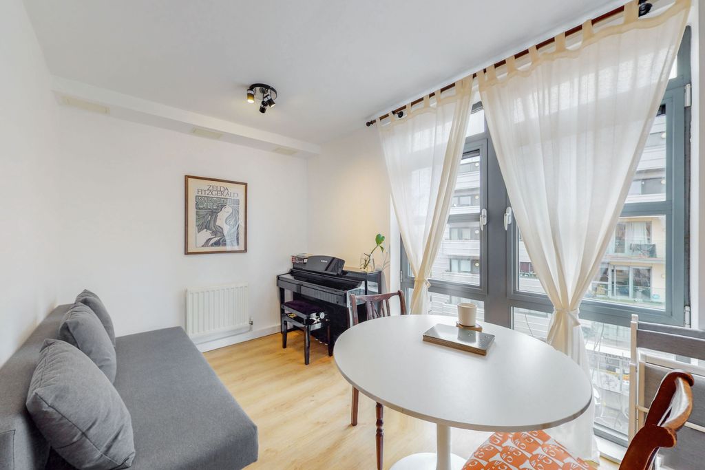 Property photo 1 of 8