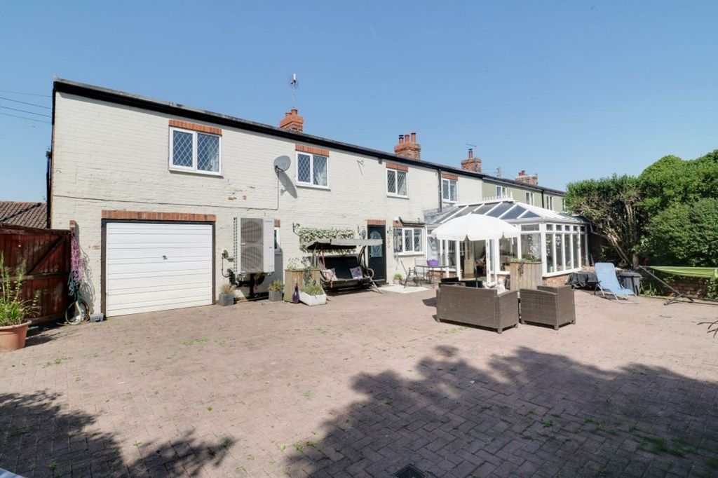 Property photo 1 of 32