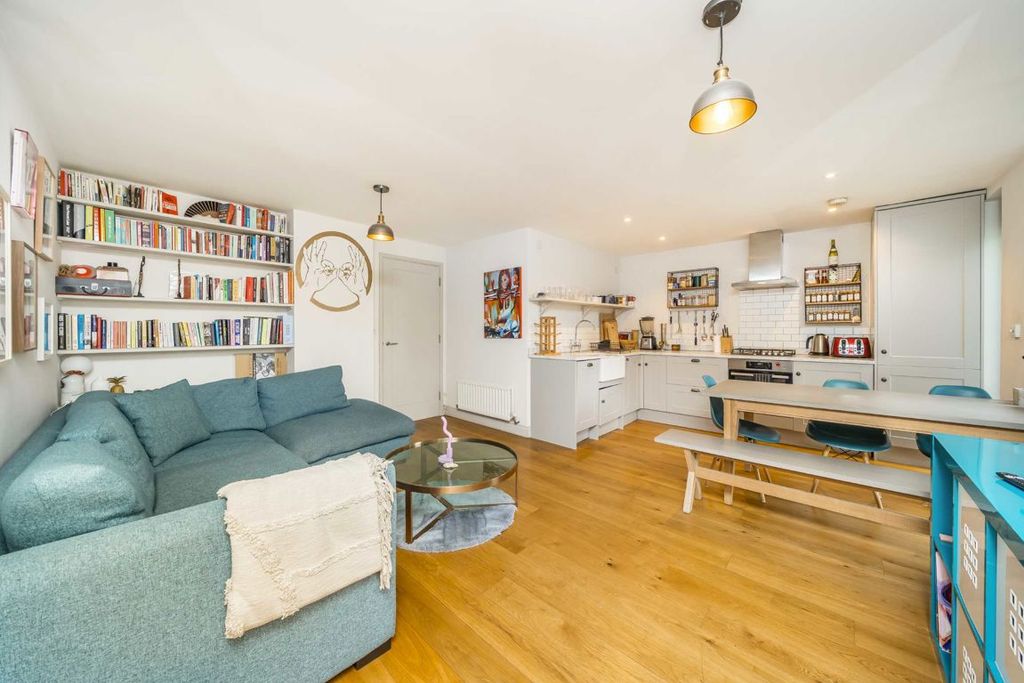 Property photo 2 of 12