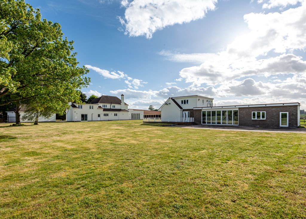 Property photo 3 of 56