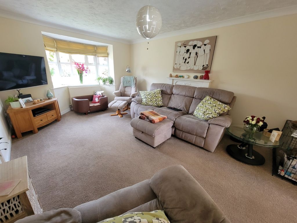 Property photo 2 of 17