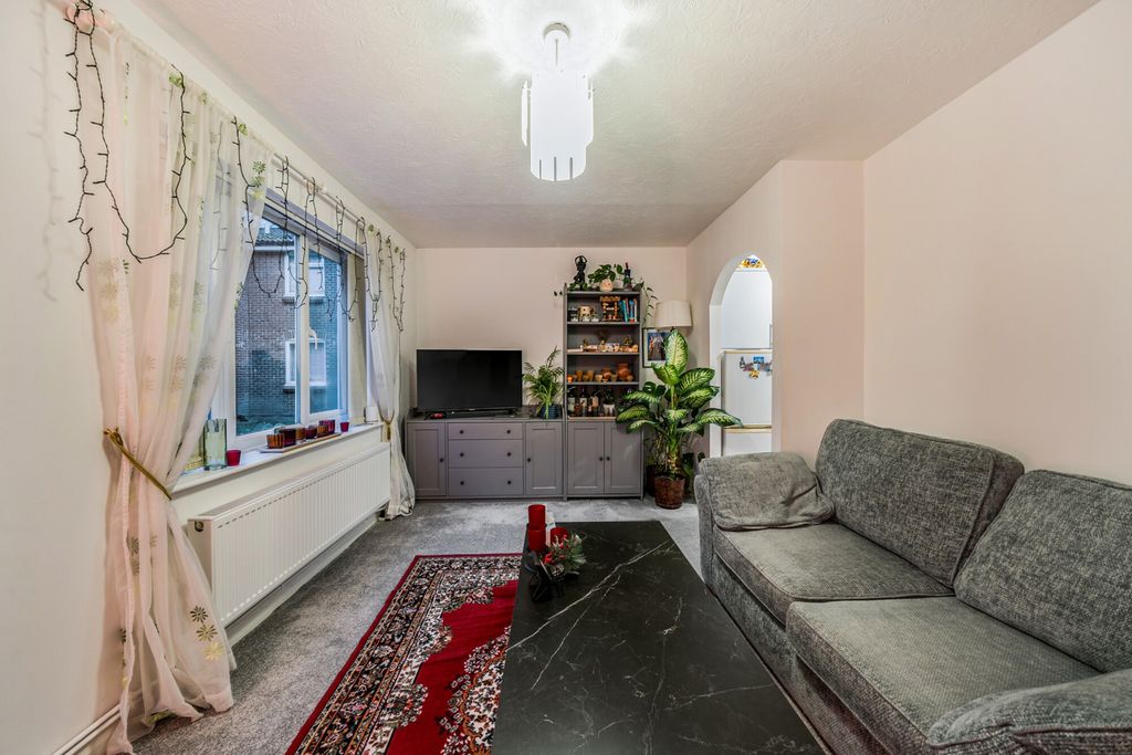 Property photo 3 of 15 1382830-6-691E197...