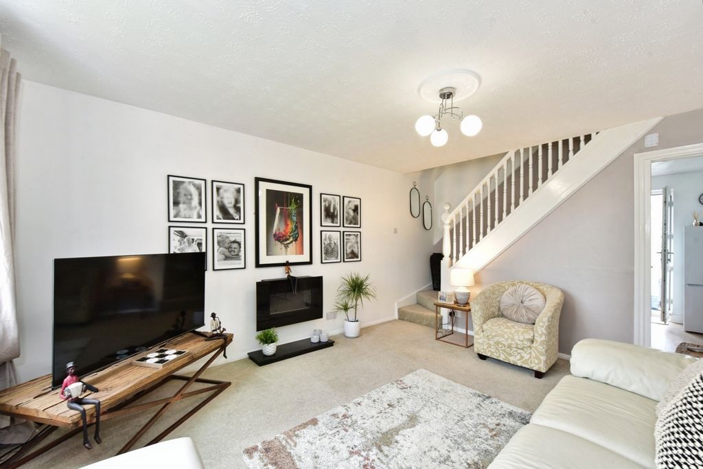 Property photo 2 of 16 Pbox-Img.Jpg