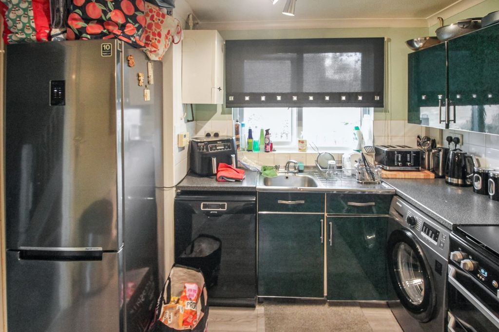 Property photo 3 of 21