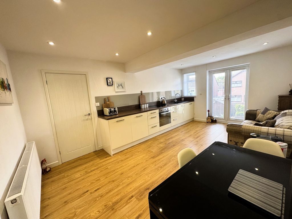 Property photo 2 of 16 Photo 17