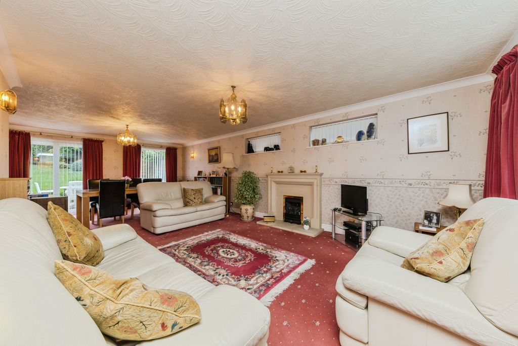 Property photo 2 of 16 Photo